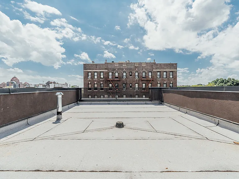 287 Maple St #4F — Photo 8