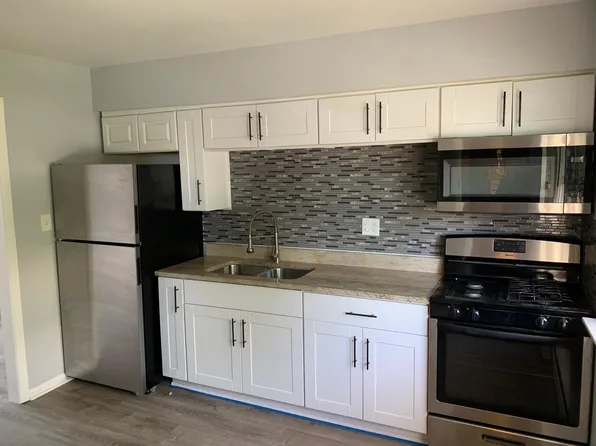 24127 W Hazelcrest Dr, Plainfield, IL 60544