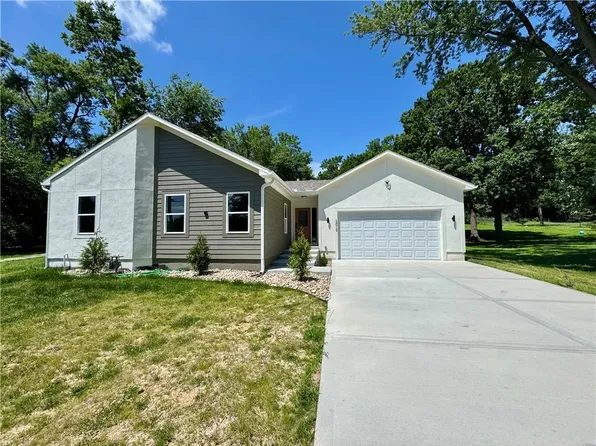 3012 N 63rd St, Kansas City, KS 66104
