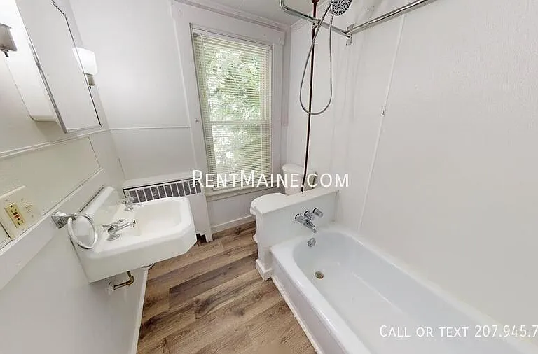 145 Essex St #B — Photo 5