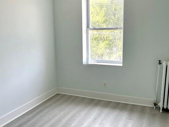 5th image of 4725-4727 Chester Ave #C6