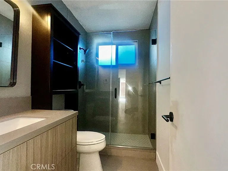 14222 Calvert St #3 — Photo 3