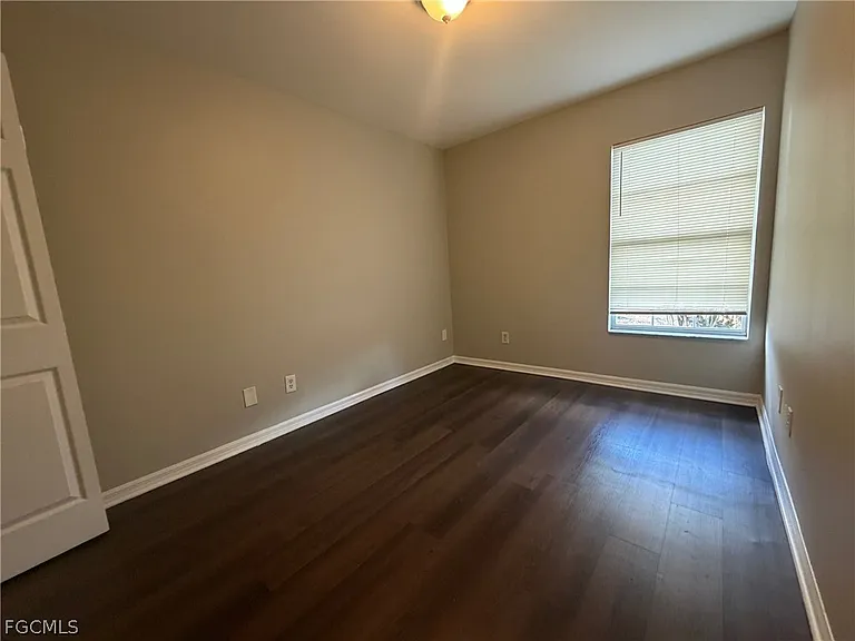 4807 5th St W — Photo 13