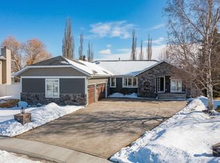 21 N Dandell Close, Red Deer, AB T4R2J3