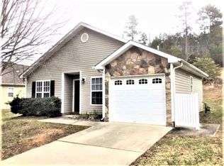 5825 Regents Village Dr, Winston Salem, NC 27103