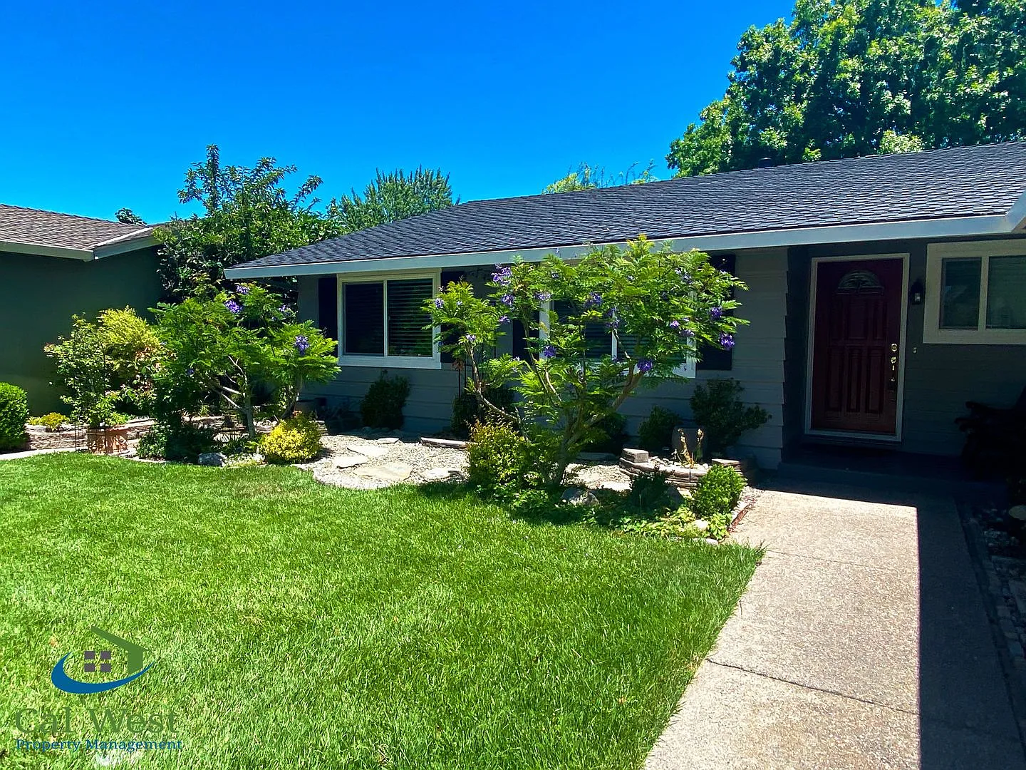 $4595 - Remodeled 3-Bedrooms, 2-Bath, Home with Air Conditioning/Thousand Oaks Neighborhood - Pet... — Photo 2
