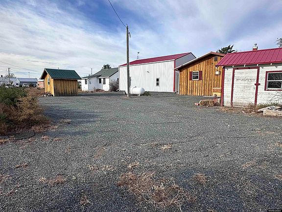 4th image of 341 Main St