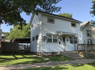 606 Bowen St, Savanna, IL 61074