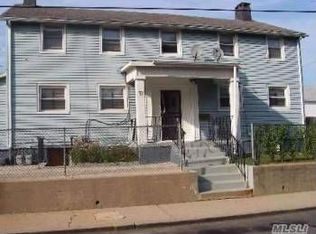 35 Roquette Ave, Elmont, NY 11003