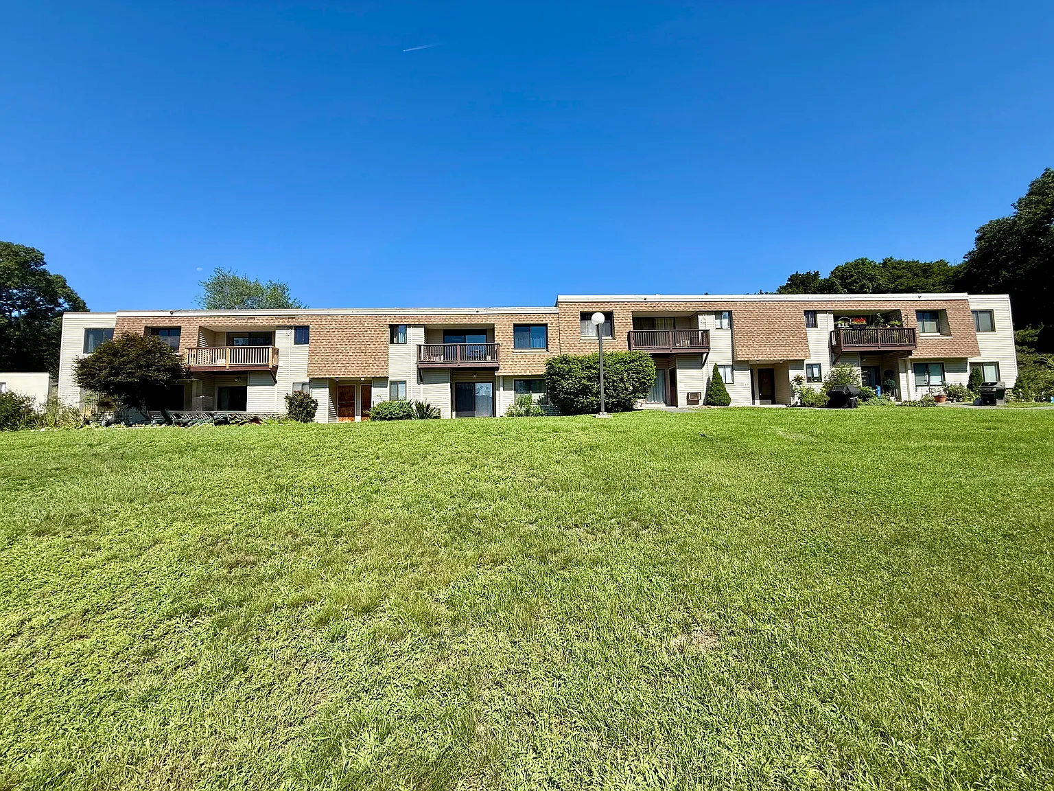2 bed, 1115 sqft, $2,750 — Photo 3