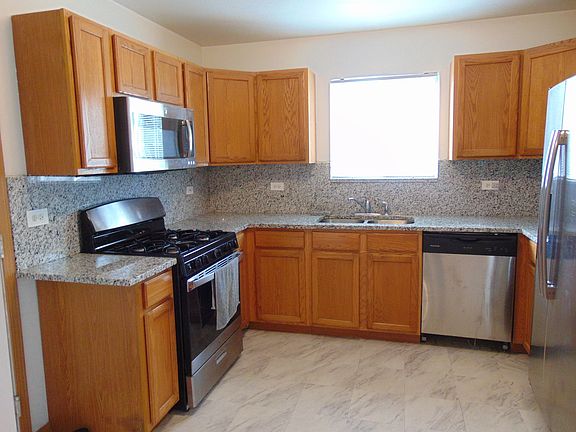 3rd image of 1221 Bayberry Dr