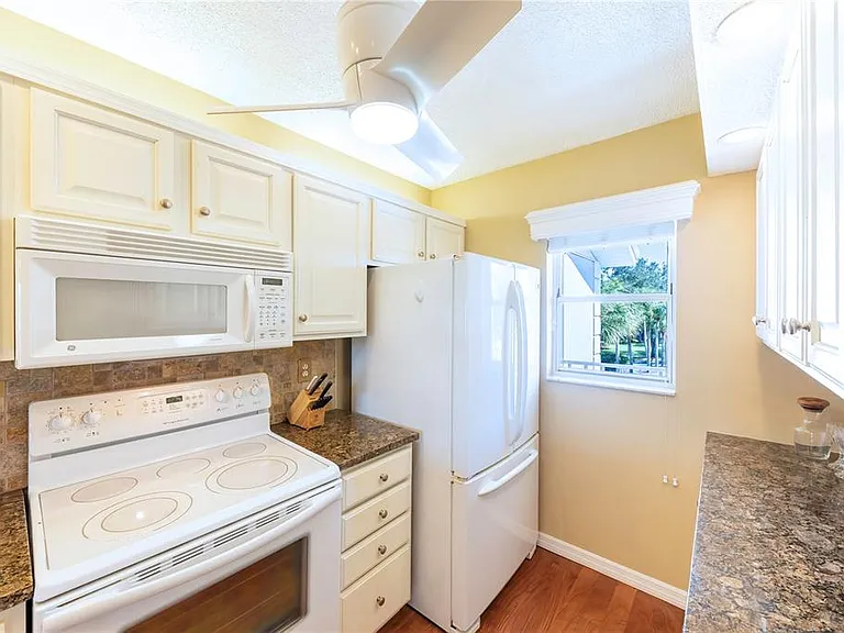 437 Cerromar Ln #525 — Photo 5