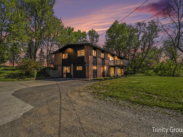 1281 Quincy St SW, Grandville, MI 49418