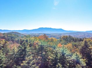 Upper Middle Creek Rd, Sevierville, TN 37876