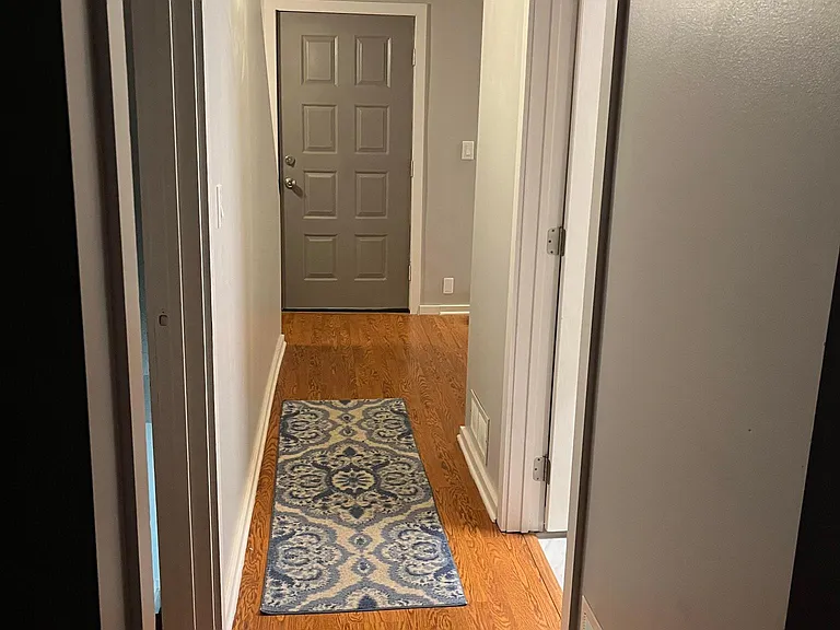 1610 Merrimac Ln N — Photo 16