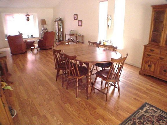 4th image of 1651 Yellowwood Dr