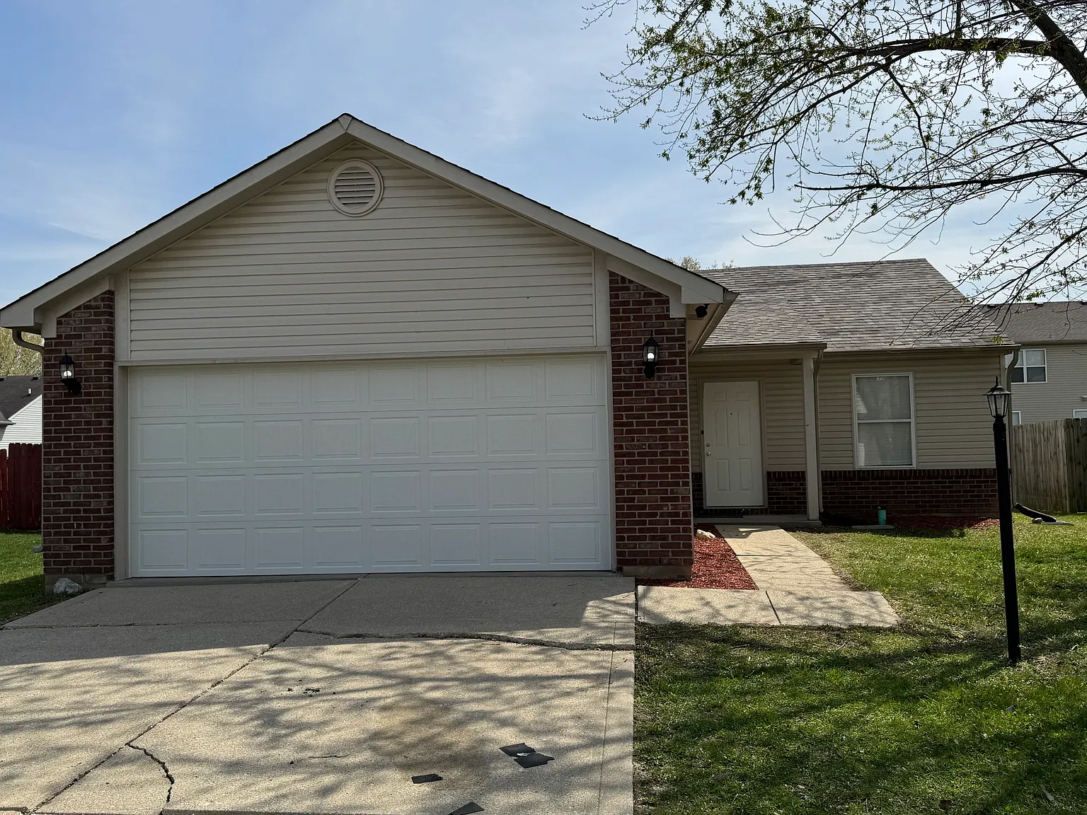 3 bed, 1214 sqft, $1,575 — Photo 2