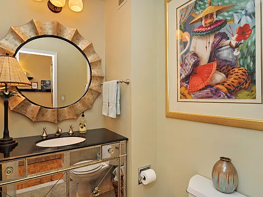 Sold by Sotheby's International Realty | media 9