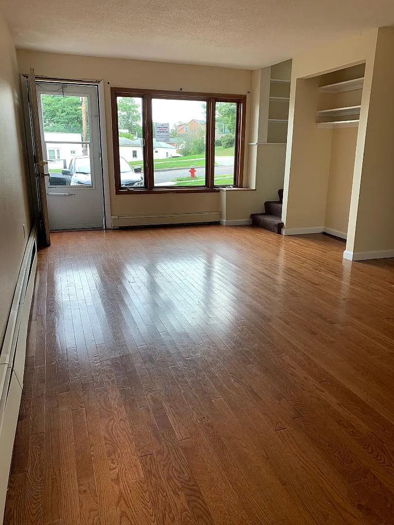 426 Colchester Avenue - 1 — Photo 4