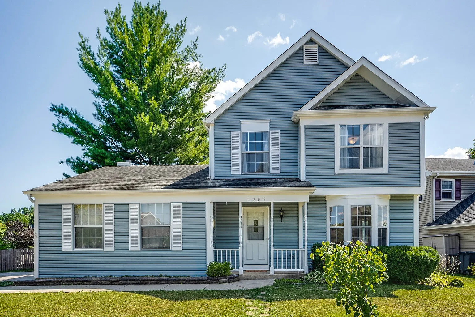 1309 Hampton Ln photo 1