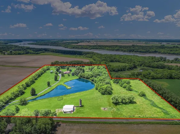 10561 Sunnyland Rd, Farmer City, IL 61842