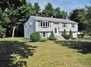 7 Walnut Tree Rd, Cromwell, CT 06416