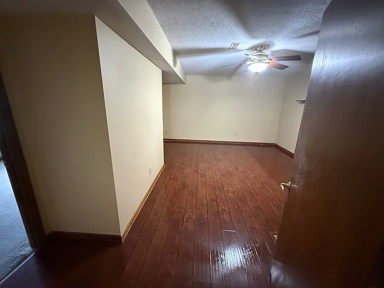 1201 Eastbrook Dr — Photo 26