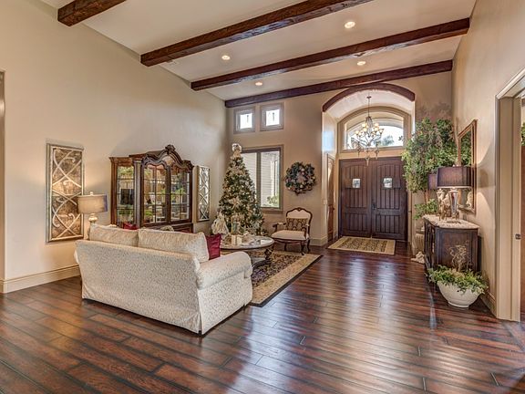 2nd image of 1909 Park Oak Dr