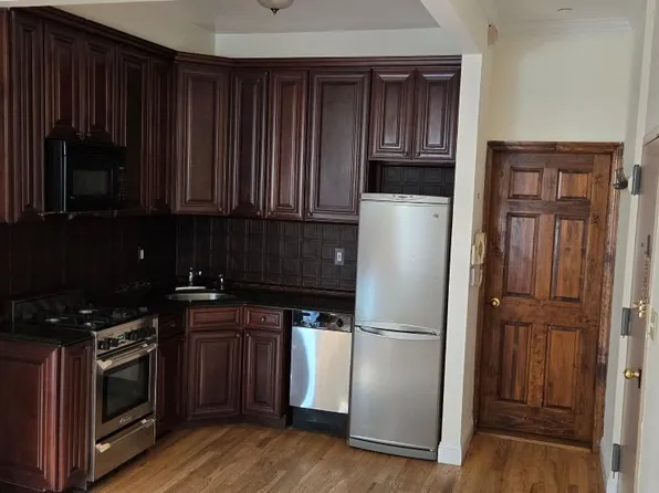 235 West 137th Street image 5 of 24