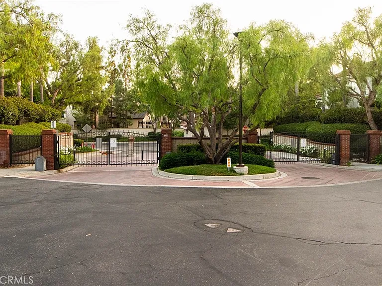 27 Larkmead — Photo 42