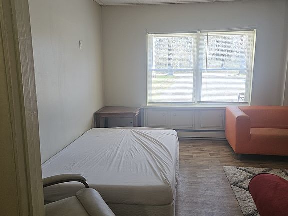 5th image of 63 Hitchcock Ln #A