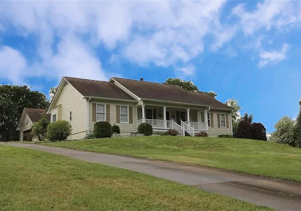1st image of 818 Springlake Rd