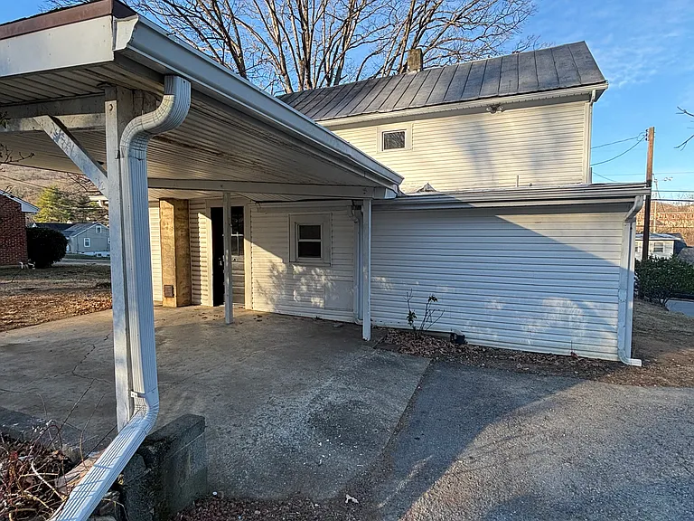 3638 Ventnor Rd SE — Photo 3