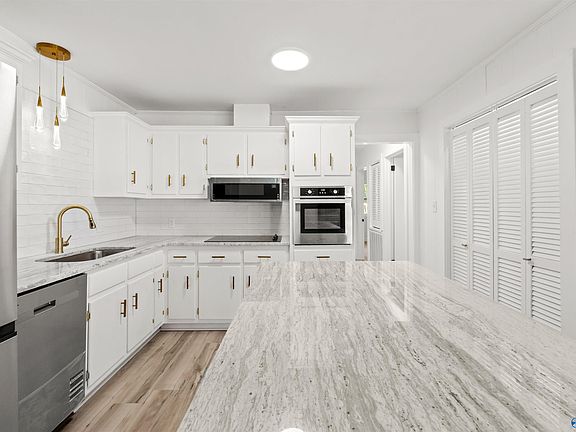 3rd image of 227 Hillsdale Dr