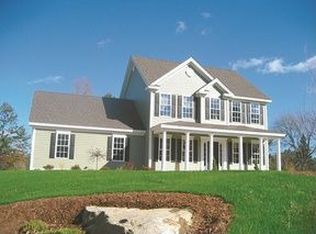 32 Pond Rd, Raymond, NH 03077