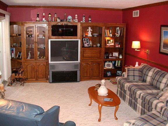 Comfortable 1st fl. Fam. Rm. 