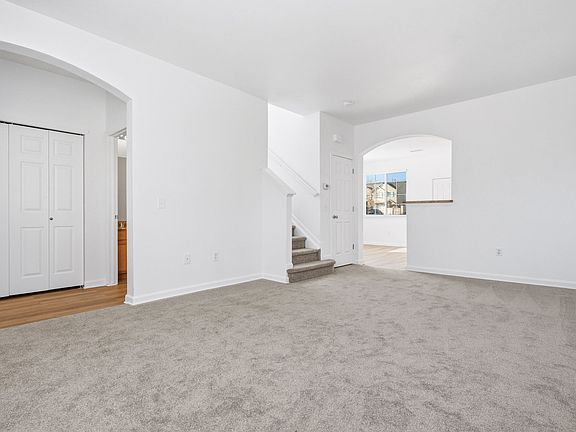 5th image of 12787 Jasmine Ct