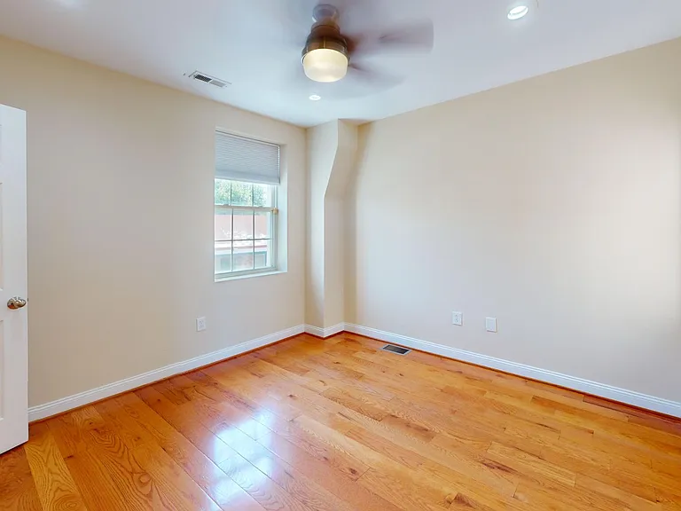 652 Newton Pl NW #2 — Photo 11