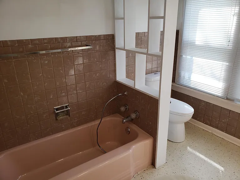 158 NW Holman St — Photo 7
