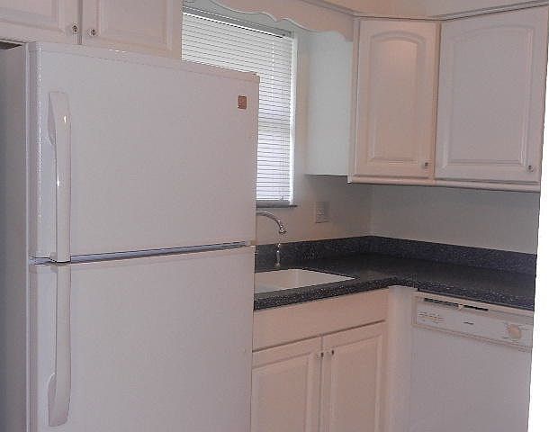1st image of 407 Shoreview Dr