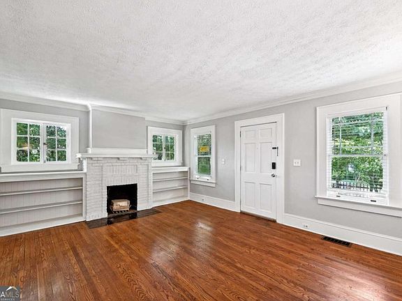 5th image of 619 Cooledge Ave NE