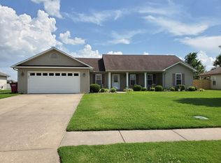 811 Innsbruck Ln, Sikeston, MO 63801