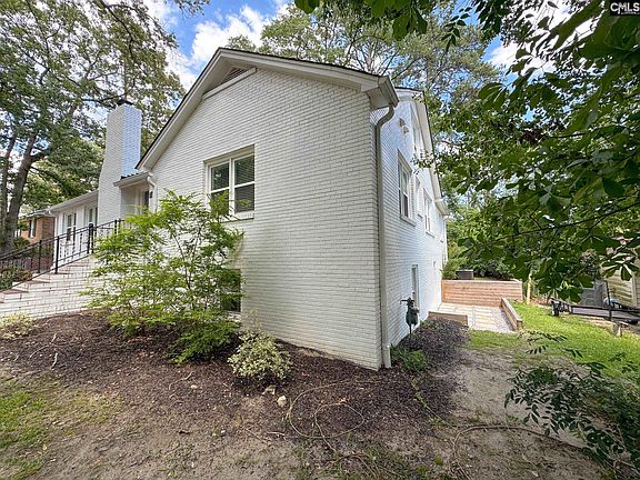 5th image of 402 Arbor Dr