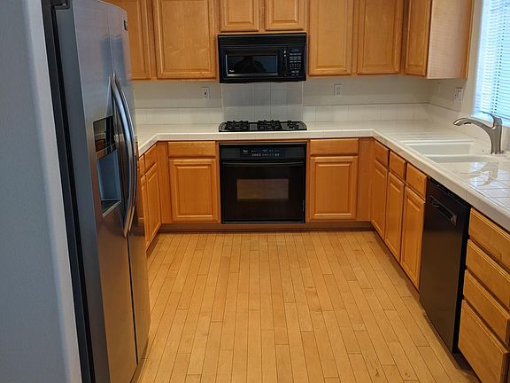 5th image of 205 Moresby Ln #205
