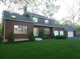 11 Waterman Farm Rd, Cumberland, RI 02864