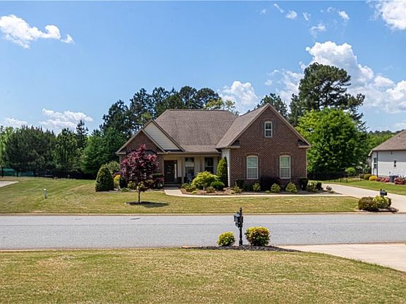 2nd image of 107 Waltzing Vine Ln