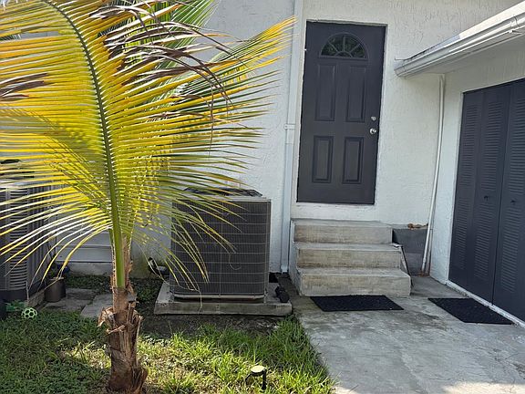 2nd image of 321 NW 48th St #O
