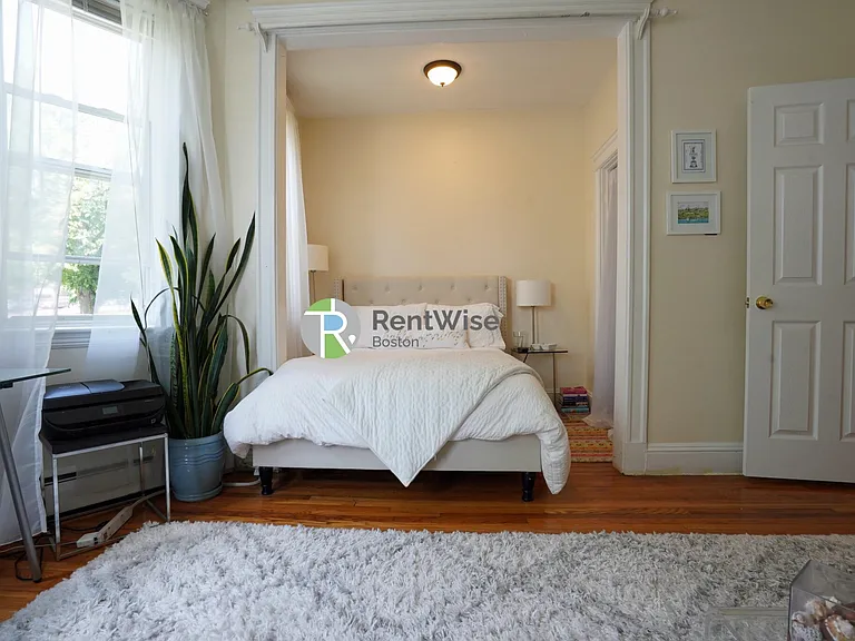 1820 Commonwealth Ave #1 — Photo 3