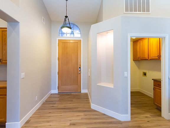 4th image of 1911 W Bluebird Dr