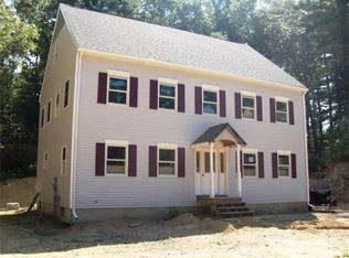 24 S Martin Rd, Amesbury, MA 01913